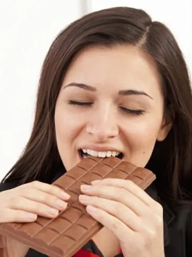 5 BENEFITS OF EATING CHOCOLATE DURING PERIODS